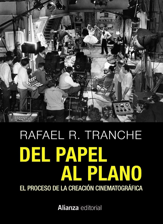 {'language': [{'attrs': {'id': '2'}, 'value': 'DEL PAPEL AL PLANO'}, {'attrs': {'id': '3'}, 'value': 'DEL PAPEL AL PLANO'}]}