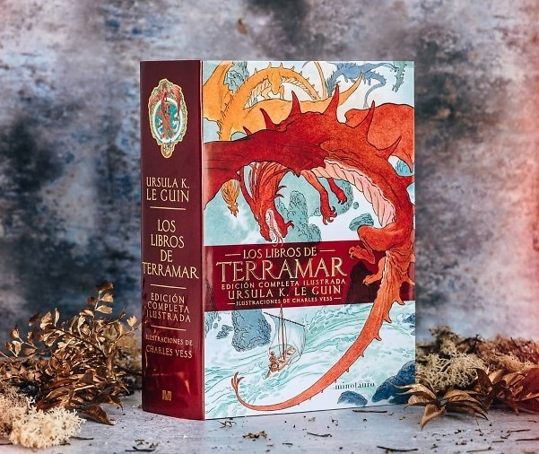 {'language': [{'attrs': {'id': '2'}, 'value': 'LOS LIBROS DE TERRAMAR (edición completa e ilustrada)'}, {'attrs': {'id': '3'}, 'value': 'LOS LIBROS DE TERRAMAR (edición completa e ilustrada)'}]}