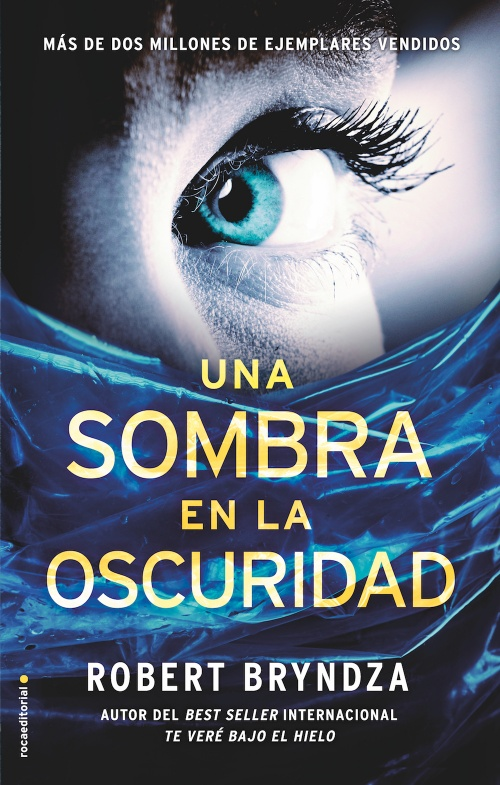 UNA SOMBRA EN LA OSCURIDAD